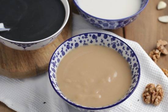 Black Sesame and Walnut with Black Glutinous Rice 芝蔴合桃加黑糯米